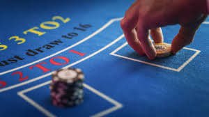 Slot RTP percentage ဇယားနှင့် jackpot wheel symbols ပြသနေသောပုံ